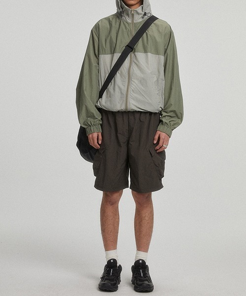 rehacer(レアセル)の「R. : Slash Cargo Pocket Nylon Shorts(その他パンツ・メンズ・ダークブラウン/カーキ・MEDIUM/LARGE)」の5枚目の写真