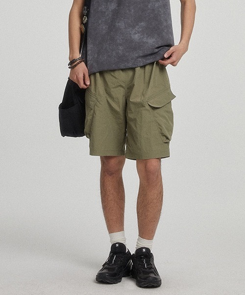 rehacer(レアセル)の「R. : Slash Cargo Pocket Nylon Shorts(その他パンツ・メンズ・ダークブラウン/カーキ・MEDIUM/LARGE)」の9枚目の写真