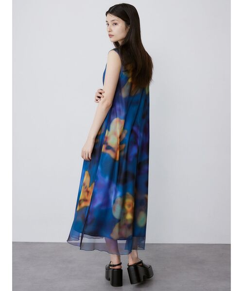 MURUA（ムルーア）の「シェイドフラワーレイヤードワンピース（ワンピース・レディース・ブラック/ブルー/アイボリー・FREE）」の21枚目の写真