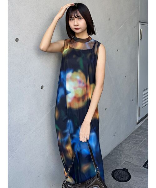 MURUA（ムルーア）の「シェイドフラワーレイヤードワンピース（ワンピース・レディース・ブラック/ブルー/アイボリー・FREE）」の10枚目の写真