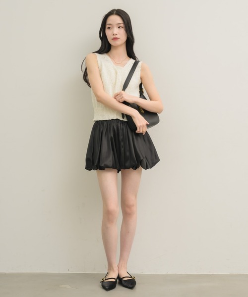 NEUNA（ヌナ）の「Vネックローゲージベストトップ（ベスト・レディース・ブラウン/オフホワイト/ベージュ・FREE）」の20枚目の写真