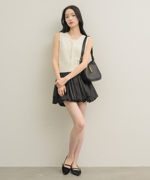 NEUNA（ヌナ）の「Vネックローゲージベストトップ（ベスト・レディース・ブラウン/オフホワイト/ベージュ・FREE）」の15枚目の写真