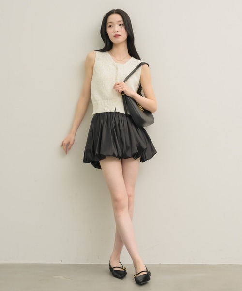 NEUNA（ヌナ）の「Vネックローゲージベストトップ（ベスト・レディース・ブラウン/オフホワイト/ベージュ・FREE）」の18枚目の写真