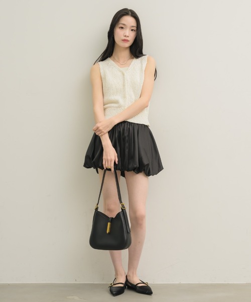 NEUNA（ヌナ）の「Vネックローゲージベストトップ（ベスト・レディース・ブラウン/オフホワイト/ベージュ・FREE）」の19枚目の写真