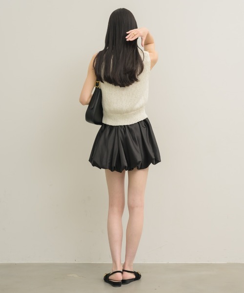 NEUNA（ヌナ）の「Vネックローゲージベストトップ（ベスト・レディース・ブラウン/オフホワイト/ベージュ・FREE）」の11枚目の写真