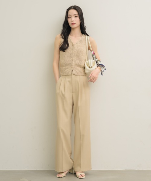 NEUNA（ヌナ）の「Vネックローゲージベストトップ（ベスト・レディース・ブラウン/オフホワイト/ベージュ・FREE）」の12枚目の写真