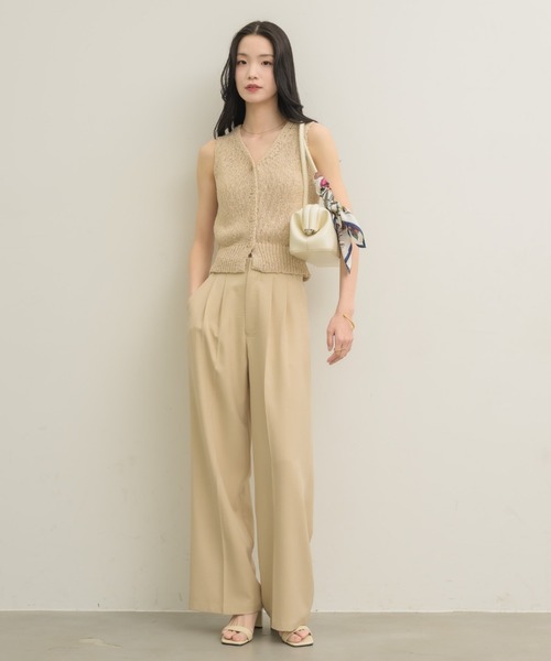 NEUNA（ヌナ）の「Vネックローゲージベストトップ（ベスト・レディース・ブラウン/オフホワイト/ベージュ・FREE）」の14枚目の写真