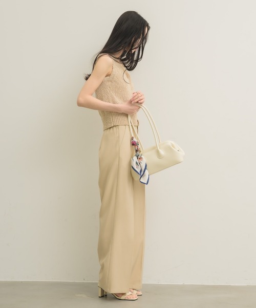 NEUNA（ヌナ）の「Vネックローゲージベストトップ（ベスト・レディース・ブラウン/オフホワイト/ベージュ・FREE）」の8枚目の写真