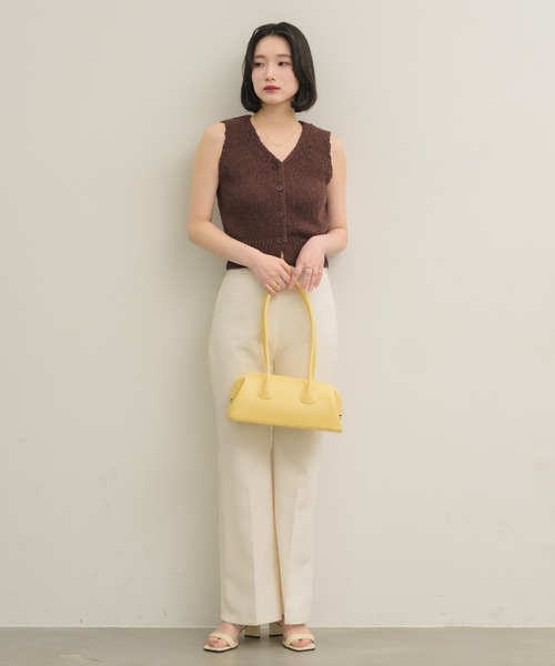 NEUNA（ヌナ）の「Vネックローゲージベストトップ（ベスト・レディース・ブラウン/オフホワイト/ベージュ・FREE）」の22枚目の写真