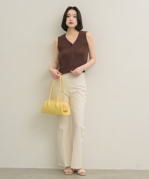 NEUNA（ヌナ）の「Vネックローゲージベストトップ（ベスト・レディース・ブラウン/オフホワイト/ベージュ・FREE）」の21枚目の写真