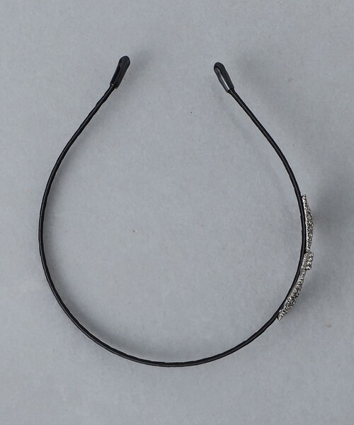 UNITED ARROWS（ユナイテッドアローズ）の「パヴェ BOW ヘッドバンド（ヘアバンド・レディース・ブラック・FREE）」の2枚目の写真