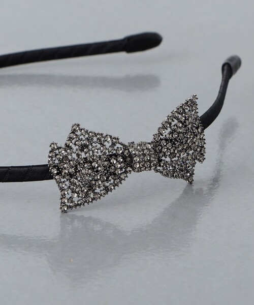 UNITED ARROWS（ユナイテッドアローズ）の「パヴェ BOW ヘッドバンド（ヘアバンド・レディース・ブラック・FREE）」の3枚目の写真