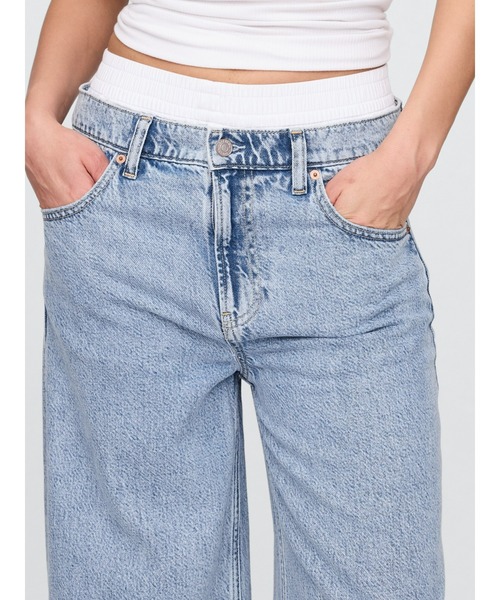 GAP(ギャップ)の「ミッドライズ ウルトラソフト ボクサーバギーデニム(デニムパンツ・レディース・ライトインディゴブルー・27/29W/28W/30W/24/26/25/23)」の6枚目の写真