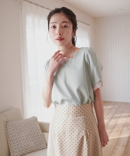 natural couture(ナチュラルクチュール)の「チューリップスリーブスカラップネックブラウス(シャツ/ブラウス・レディース・アイボリー/ピンクベージュ/サックスブルー/ミント/ネイビー・FREE)」の13枚目の写真