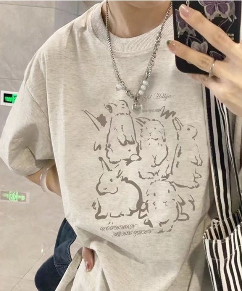 FreeZone(フリーゾーン)の「スエード調兎プリントTシャツ(Tシャツ/カットソー・メンズ・ピンク/ブラック/ベージュ・F)」の6枚目の写真