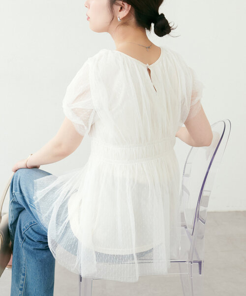 natural couture（ナチュラルクチュール）の「osonoチュールレースチュニック（シャツ/ブラウス・レディース・モカ/ブラック/ブラウン/グレー/オフホワイト・FREE）」の2枚目の写真