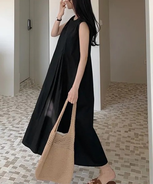 LAFFMO(ラフモ)の「ノースリーブタックロングワンピース(ワンピース・レディース・ブラック/ブルー/ベージュ・F)」の10枚目の写真