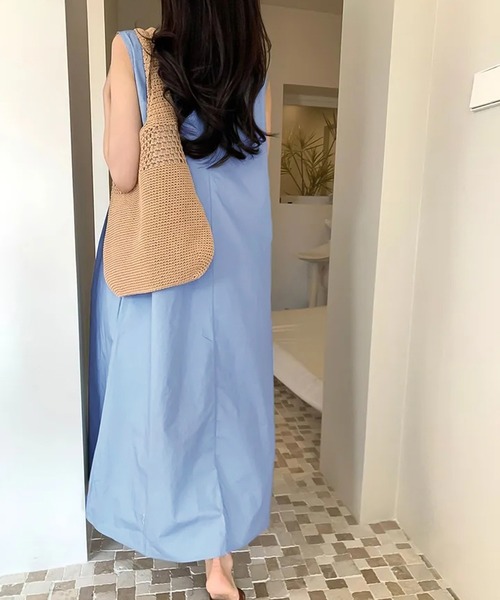 LAFFMO(ラフモ)の「ノースリーブタックロングワンピース(ワンピース・レディース・ブラック/ブルー/ベージュ・F)」の21枚目の写真