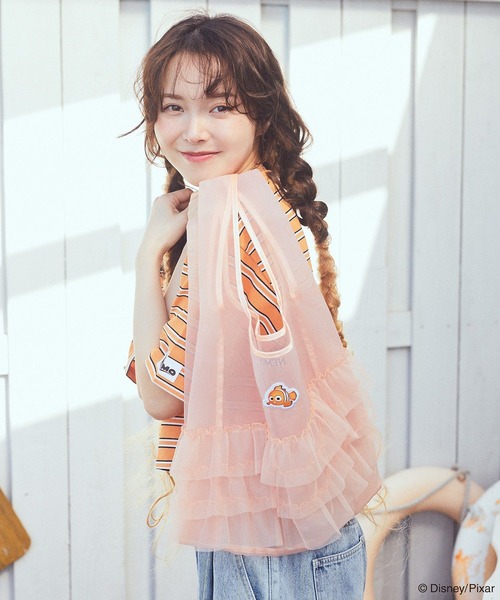 earth music&ecology(アースミュージックアンドエコロジー)の「Finding Nemo/シアーフリルバッグ(トートバッグ・レディース・ピンク/ブルー/イエロー/オレンジ・FREE)」の6枚目の写真