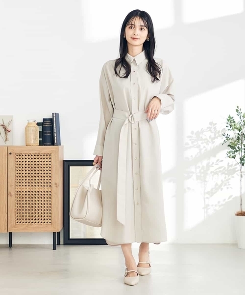 a.v.v(アーヴェヴェ)の「【2WAY】ベルト付きシャツワンピース(ワンピース・レディース・ネイビー/ベージュ・38/40/36)」の13枚目の写真