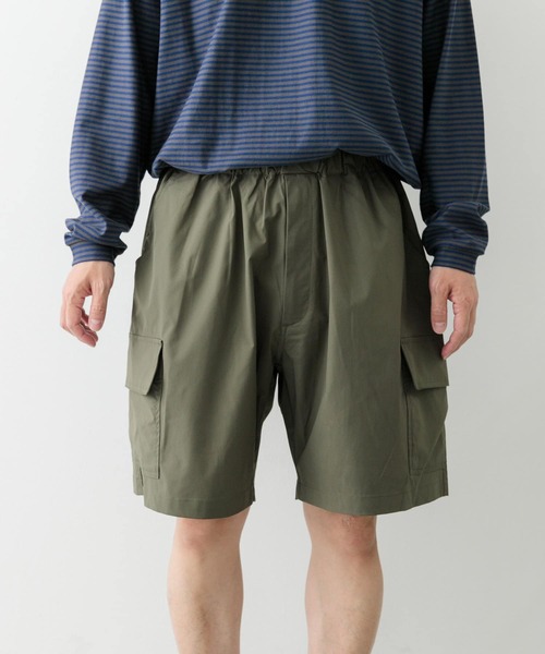 ITEMS URBANRESEARCH(アイテムズ アーバンリサーチ)の「ウエストイージーポリカーゴショーツ(その他パンツ・メンズ・アイボリー/カーキ/ブラック・MEDIUM/LARGE/SMALL)」の4枚目の写真