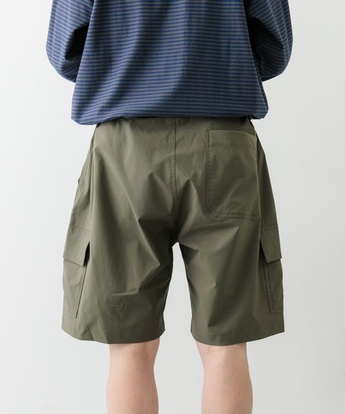 ITEMS URBANRESEARCH(アイテムズ アーバンリサーチ)の「ウエストイージーポリカーゴショーツ(その他パンツ・メンズ・アイボリー/カーキ/ブラック・MEDIUM/LARGE/SMALL)」の6枚目の写真