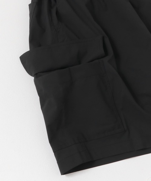 ITEMS URBANRESEARCH(アイテムズ アーバンリサーチ)の「ウエストイージーポリカーゴショーツ(その他パンツ・メンズ・アイボリー/カーキ/ブラック・MEDIUM/LARGE/SMALL)」の12枚目の写真