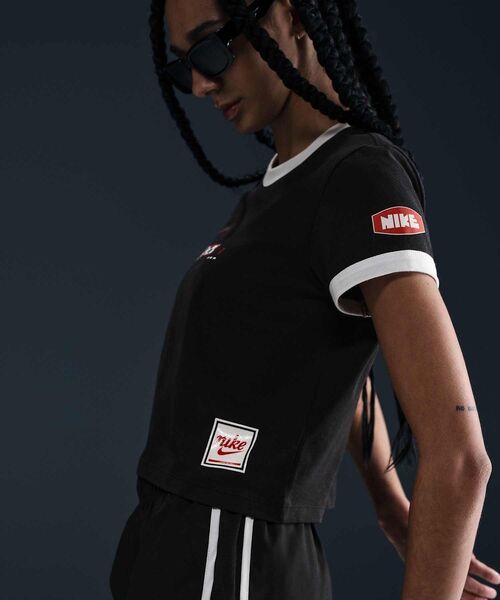 NIKE(ナイキ)の「ナイキ スポーツウェア クラブ ウィメンズ ショートスリーブ Tシャツ / Nike Sportswear Club Women's Short-Sleeve T-Shirt HQ1708-010 Black(Tシャツ/カットソー・レディース・ブラック・XL/L/M/S/XS)」の8枚目の写真