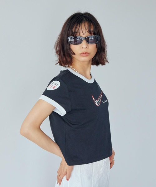 NIKE(ナイキ)の「ナイキ スポーツウェア クラブ ウィメンズ ショートスリーブ Tシャツ / Nike Sportswear Club Women's Short-Sleeve T-Shirt HQ1708-010 Black(Tシャツ/カットソー・レディース・ブラック・XL/L/M/S/XS)」の2枚目の写真