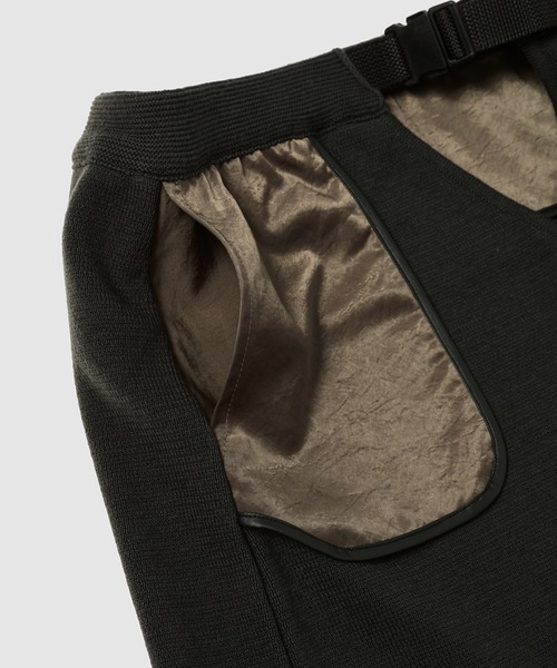 TAN（タン）の「V-FRONT KNIT LAYERED MINI SKIRT（スカート・レディース・グレー系その他・2/1）」の6枚目の写真