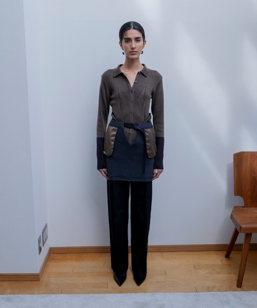 TAN（タン）の「V-FRONT KNIT LAYERED MINI SKIRT（スカート・レディース・グレー系その他・2/1）」の2枚目の写真