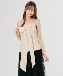 JilLA（ジルア）の「Flower Ribbon Off-shoulder Tops / フラワーリボンオフショルダートップス（チューブトップ）」