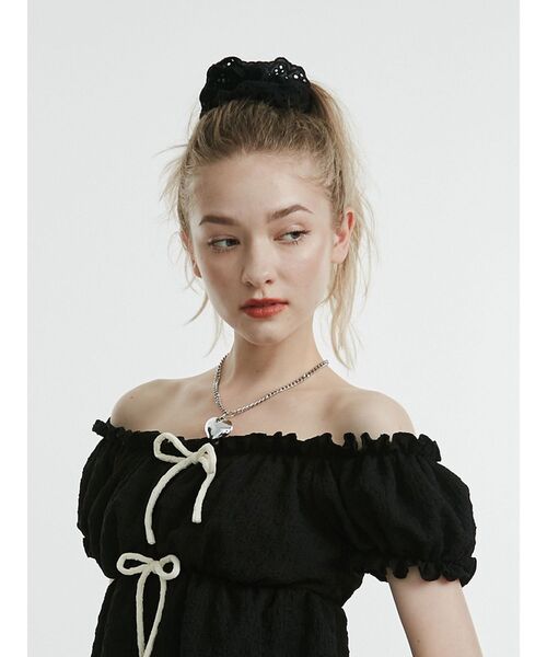 jouetie（ジュエティ）の「パンチングレースビッグシュシュ（シュシュ・レディース・レッド/オフホワイト/ブラック・FREE）」の8枚目の写真