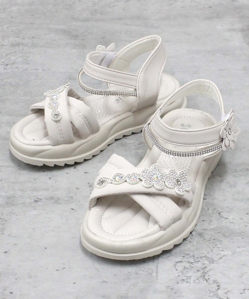 THE CASUAL(カジュアル)の「キッズ サマーサンダル(サンダル・キッズ・ホワイト系/ホワイト系1/ホワイト系2/ホワイト系3/ピンク系/ピンク系1/ピンク系2/ピンク系3・18cm/19cm/20cm/21cm/22cm)」の3枚目の写真