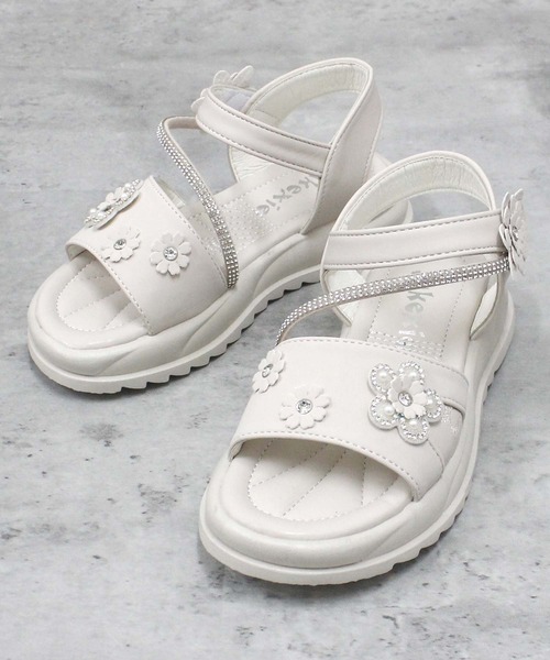 THE CASUAL(カジュアル)の「キッズ サマーサンダル(サンダル・キッズ・ホワイト系/ホワイト系1/ホワイト系2/ホワイト系3/ピンク系/ピンク系1/ピンク系2/ピンク系3・18cm/19cm/20cm/21cm/22cm)」の5枚目の写真