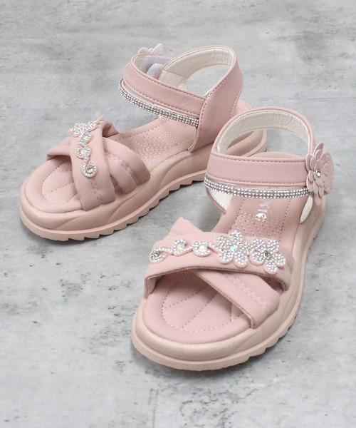 THE CASUAL(カジュアル)の「キッズ サマーサンダル(サンダル・キッズ・ホワイト系/ホワイト系1/ホワイト系2/ホワイト系3/ピンク系/ピンク系1/ピンク系2/ピンク系3・18cm/19cm/20cm/21cm/22cm)」の7枚目の写真