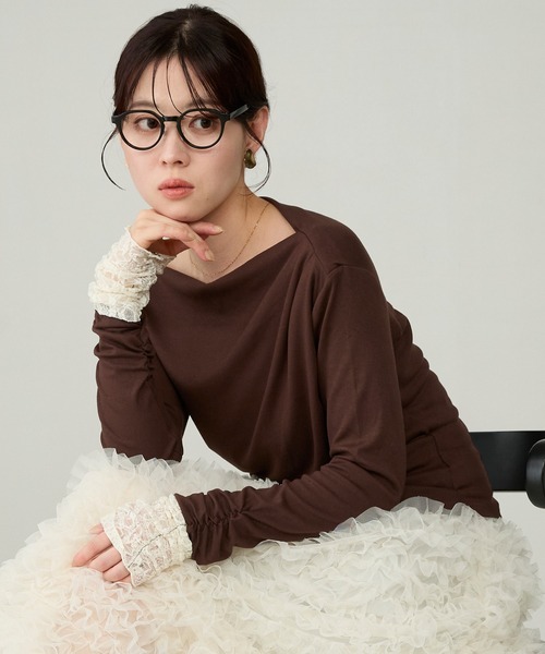 Cherir Mignon(シェリルミニョン)の「【Cherir Mignon】- Silhouette Couture -レース袖ドレープボートネックロンTEE(Tシャツ/カットソー・レディース・チャコールグレー/アイボリー/ブラック/ピンク/ブラウン・S/M)」の4枚目の写真