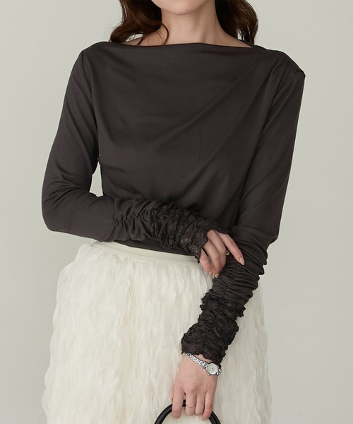 Cherir Mignon(シェリルミニョン)の「【Cherir Mignon】- Silhouette Couture -レース袖ドレープボートネックロンTEE(Tシャツ/カットソー・レディース・チャコールグレー/アイボリー/ブラック/ピンク/ブラウン・S/M)」の2枚目の写真