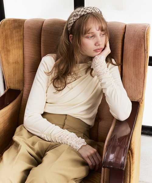 Cherir Mignon(シェリルミニョン)の「【Cherir Mignon】- Silhouette Couture -レース袖ドレープボートネックロンTEE(Tシャツ/カットソー・レディース・チャコールグレー/アイボリー/ブラック/ピンク/ブラウン・S/M)」の6枚目の写真