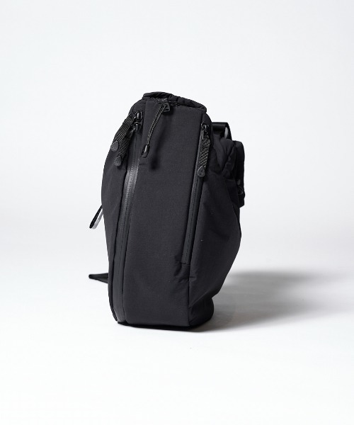 MAKAVELIC（マキャベリック）の「La Lune Shoulder Bag（バックパック/リュック・メンズ・ダークネイビー/カーキ・ONESIZE）」の6枚目の写真