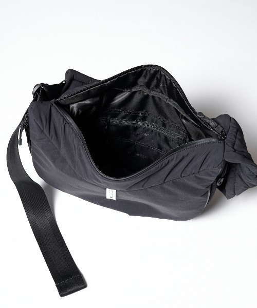 MAKAVELIC（マキャベリック）の「La Lune Shoulder Bag（バックパック/リュック・メンズ・ダークネイビー/カーキ・ONESIZE）」の11枚目の写真