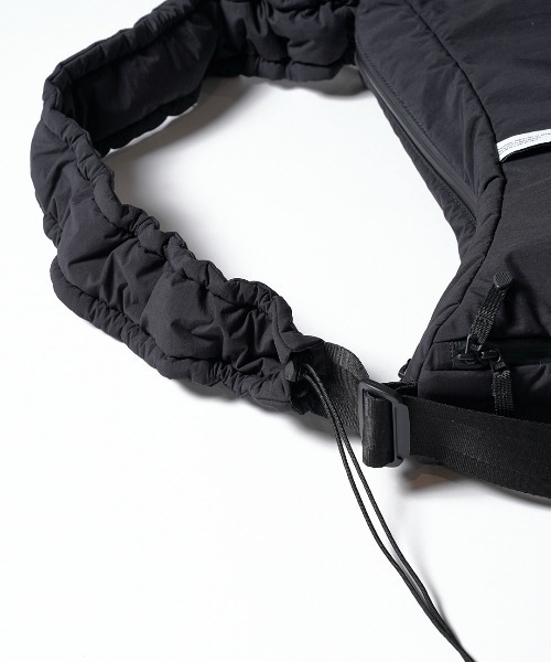 MAKAVELIC（マキャベリック）の「La Lune Shoulder Bag（バックパック/リュック・メンズ・ダークネイビー/カーキ・ONESIZE）」の14枚目の写真