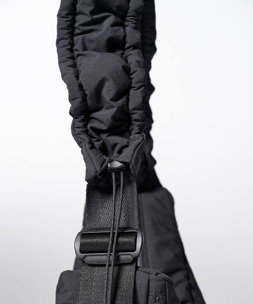 MAKAVELIC（マキャベリック）の「La Lune Shoulder Bag（バックパック/リュック・メンズ・ダークネイビー/カーキ・ONESIZE）」の16枚目の写真