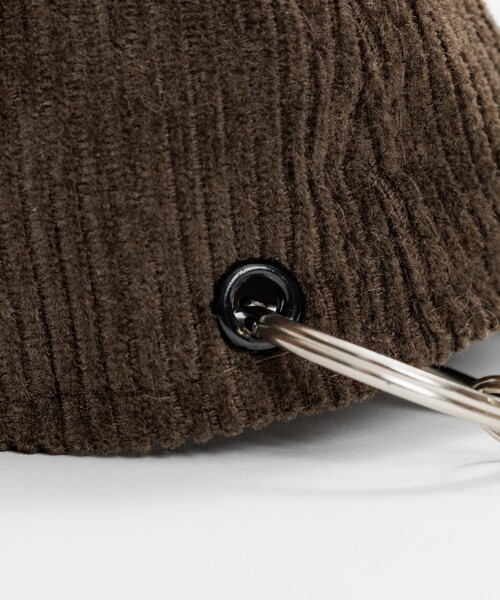 FREAK'S STORE（フリークスストア）の「New Era × FREAK'S STORE/ニューエラ 別注 コーデュロイ ロゴキャップ チャーム（キーホルダー・レディース・ブラウン/ネイビー・ONE SIZE）」の5枚目の写真