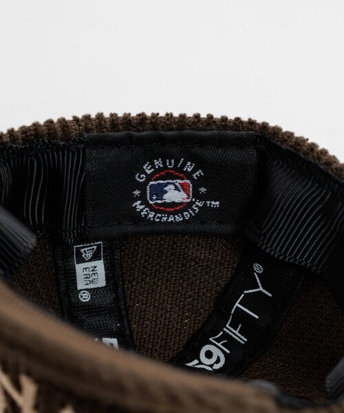 FREAK'S STORE（フリークスストア）の「New Era × FREAK'S STORE/ニューエラ 別注 コーデュロイ ロゴキャップ チャーム（キーホルダー・レディース・ブラウン/ネイビー・ONE SIZE）」の8枚目の写真