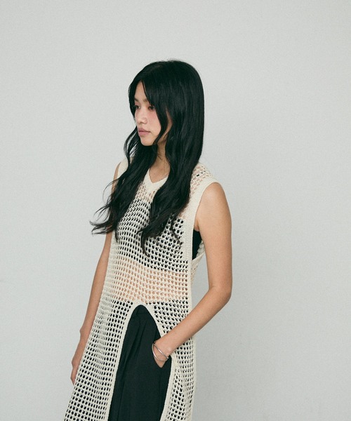 NUJOH(ヌゾ)の「Point Cut Mesh Sleeveless Knit / ポイントカット メッシュ ノースリーブ ニット(チュニック・レディース・ベージュ/ブラウン・FREE)」の1枚目の写真