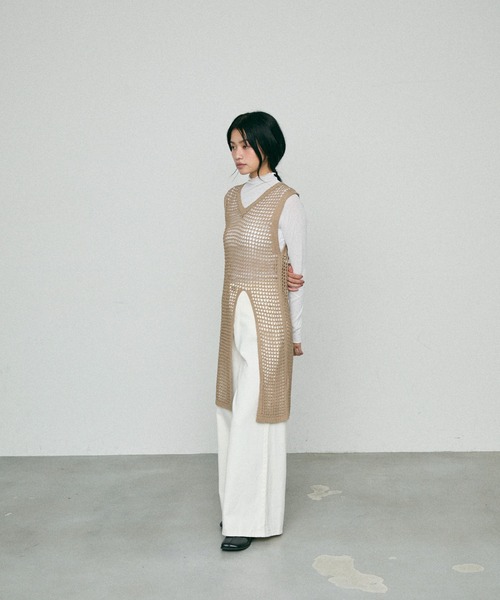 NUJOH(ヌゾ)の「Point Cut Mesh Sleeveless Knit / ポイントカット メッシュ ノースリーブ ニット(チュニック・レディース・ベージュ/ブラウン・FREE)」の18枚目の写真