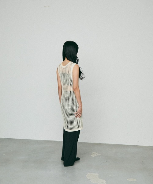 NUJOH(ヌゾ)の「Point Cut Mesh Sleeveless Knit / ポイントカット メッシュ ノースリーブ ニット(チュニック・レディース・ベージュ/ブラウン・FREE)」の7枚目の写真