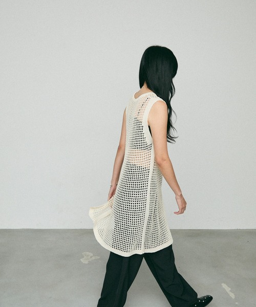 NUJOH(ヌゾ)の「Point Cut Mesh Sleeveless Knit / ポイントカット メッシュ ノースリーブ ニット(チュニック・レディース・ベージュ/ブラウン・FREE)」の13枚目の写真