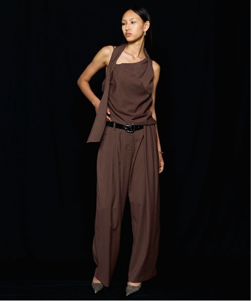 MAISON SPECIAL（メゾンスペシャル）の「With Real Leather Belt Asymmetry Tack Pants/リアルレザーベルトセットアシンメトリータックパンツ■セットアップ対応■（スラックス・レディース・グレー/ブラウン/ブラック・36/38）」の9枚目の写真